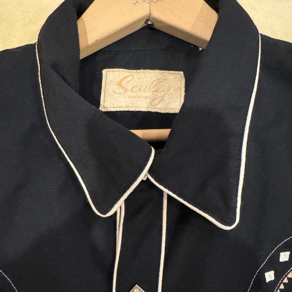 Scully Black Western Shirt with Diamond Snaps and White Embroidery - Picture 4 of 5
